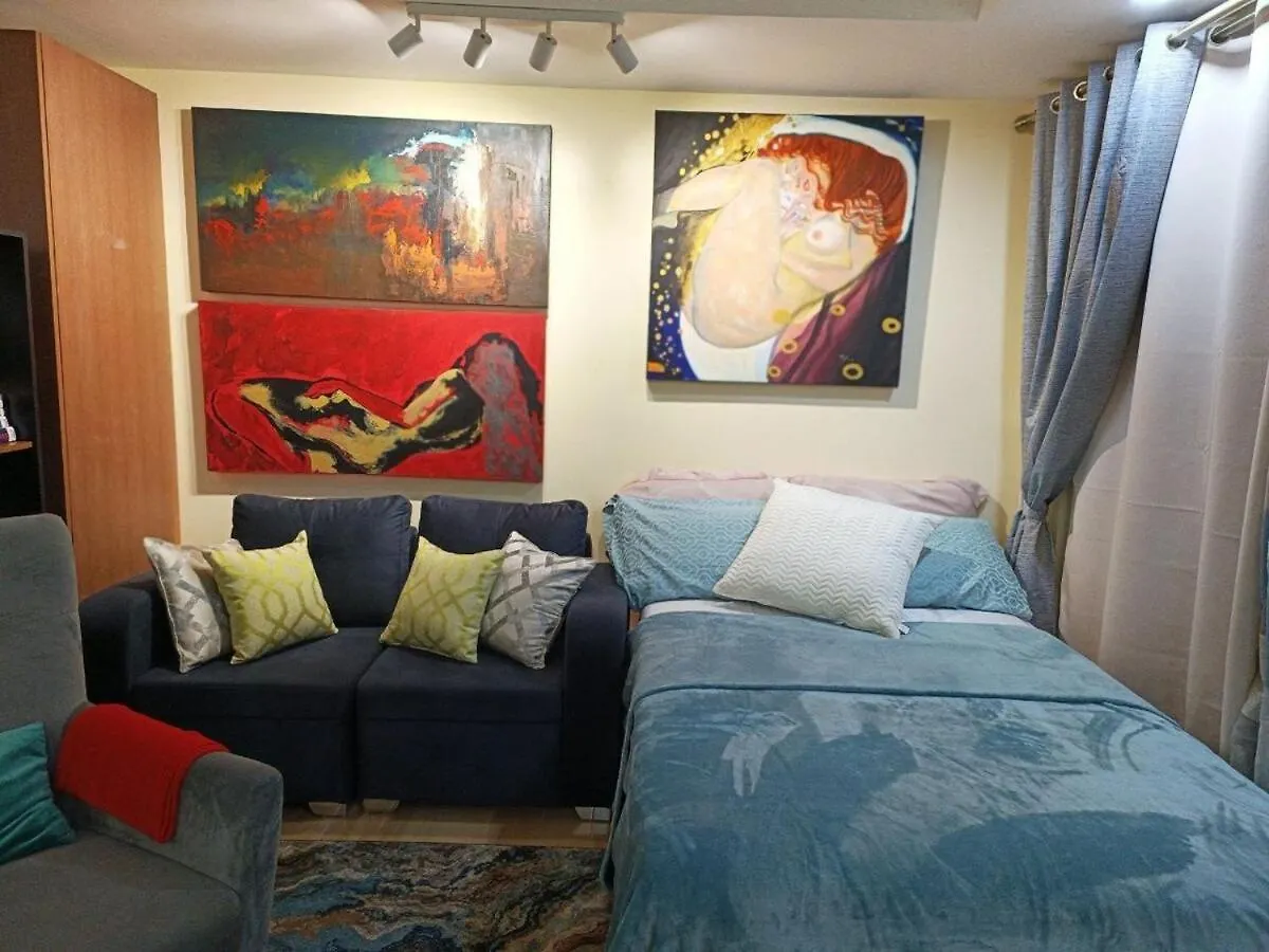 Apartment Mc Kinley Home Away From Home Manila