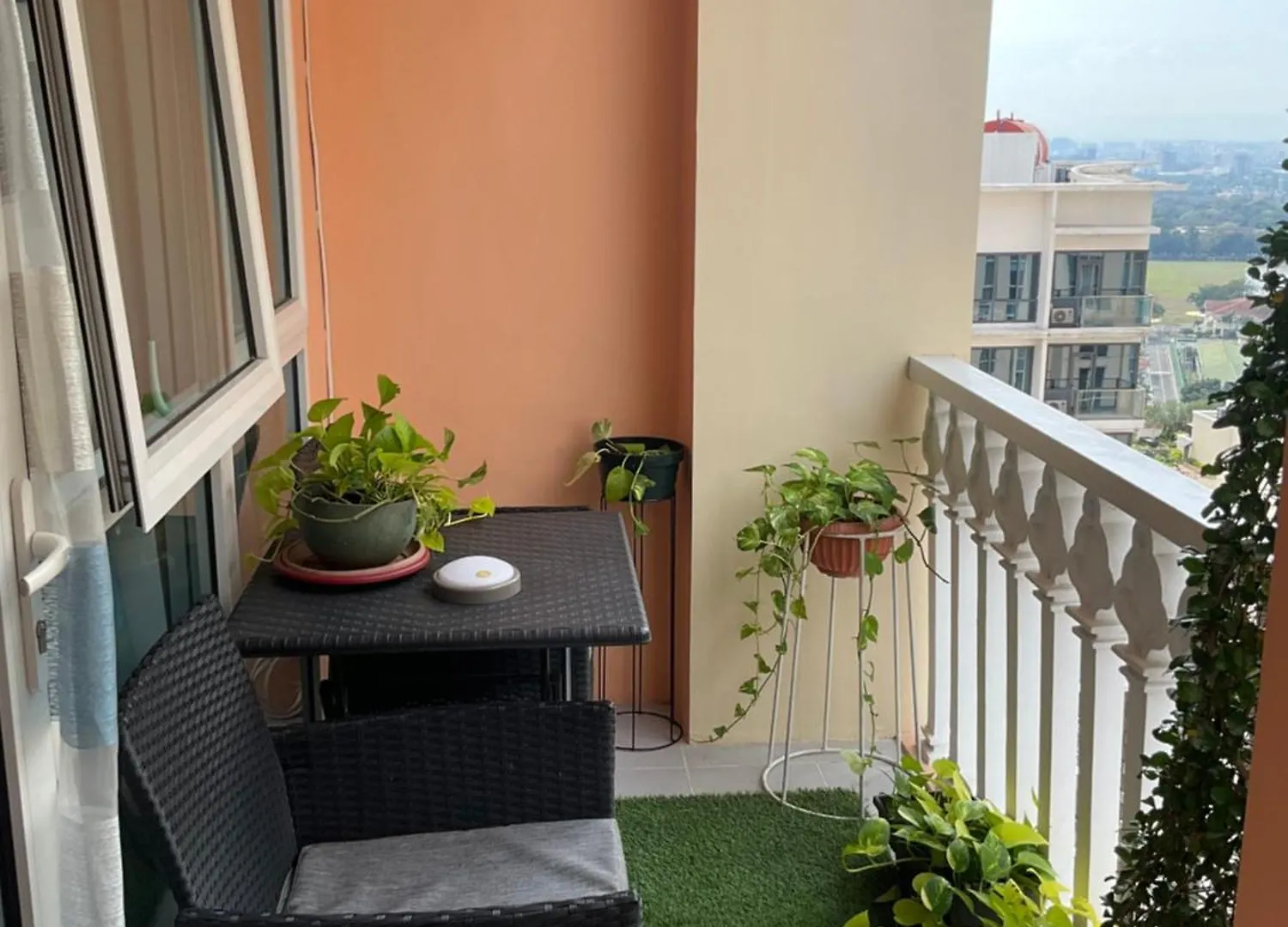 Apartment Mc Kinley Home Away From Home Manila