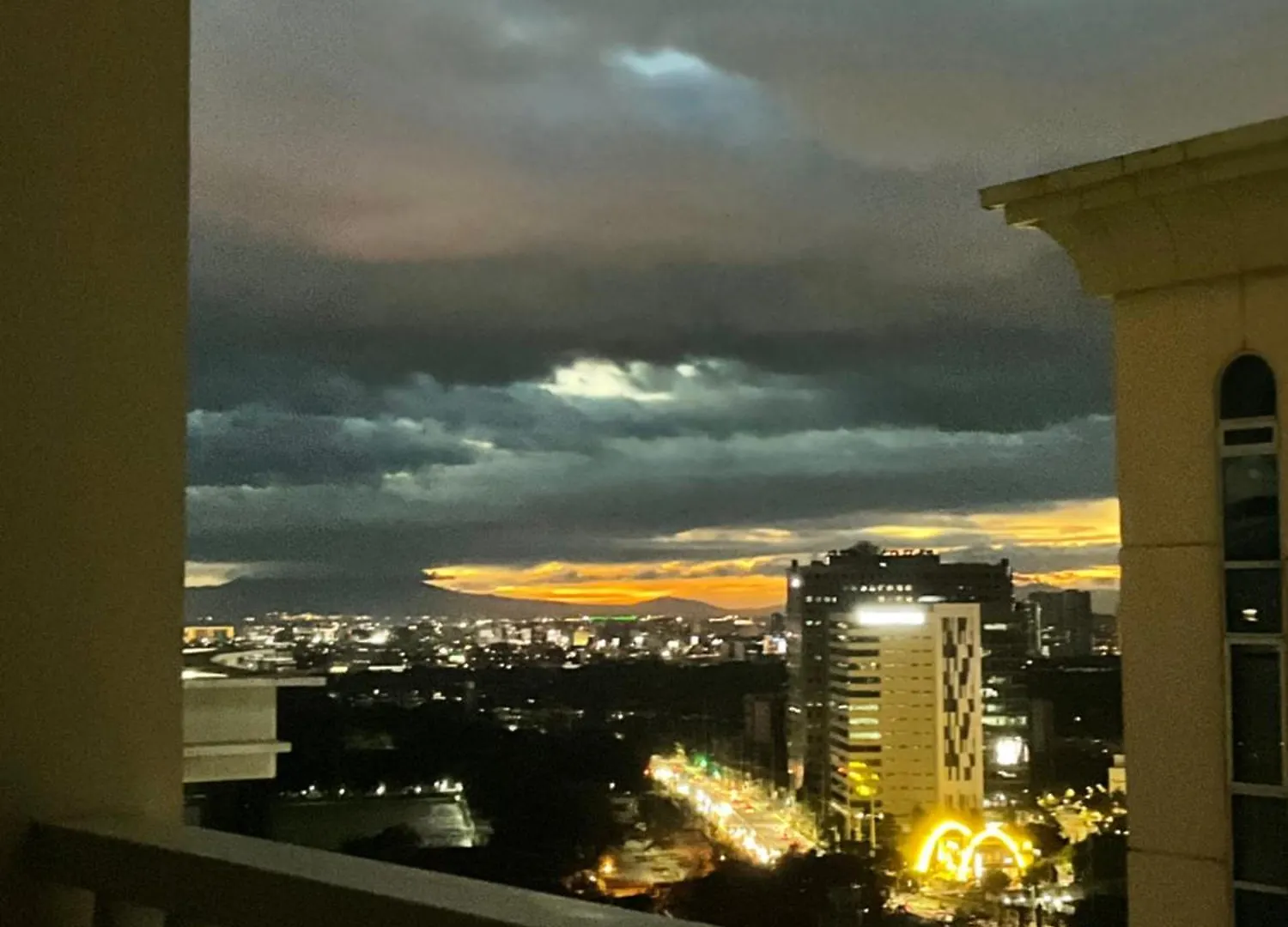 Apartment Mc Kinley Home Away From Home Manila Philippines