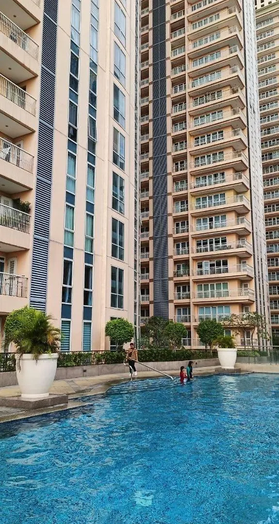 Mc Kinley Home Away From Home Manila Apartment